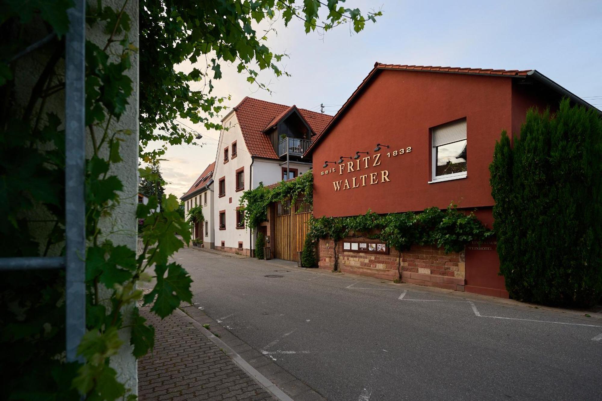 Weinhotel Fritz Walter Niederhorbach Екстер'єр фото